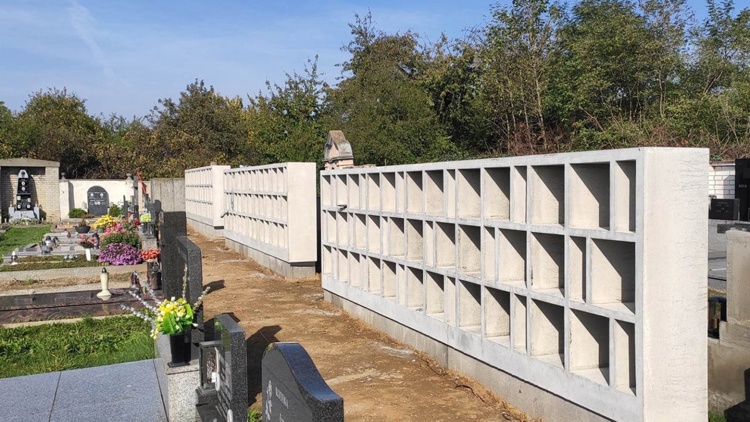 Betónové kolumbáriá